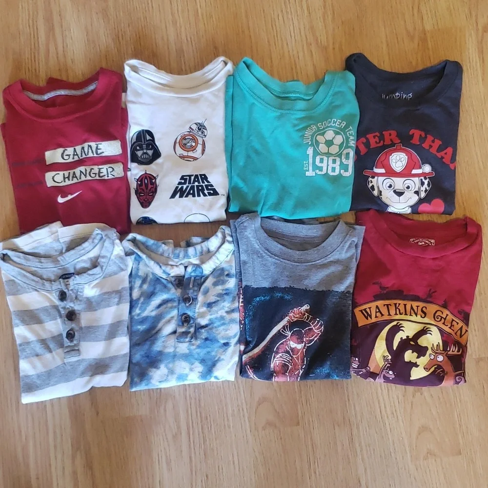 8 Short Sleeve Boy's T-shirts Size 4 T